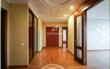 Екатеринбург, ул. Юмашева,15