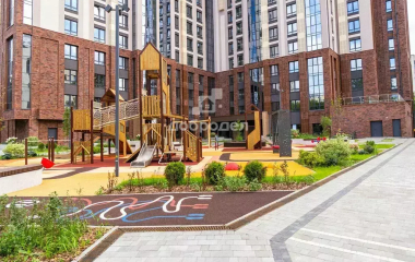 Екатеринбург, ул. Большакова,66