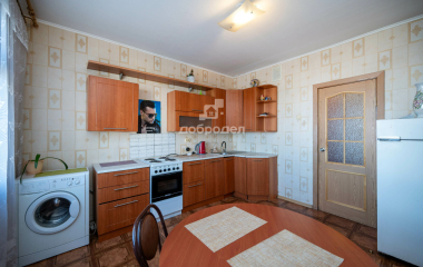 Екатеринбург, ул. 40-летия Комсомола,32а